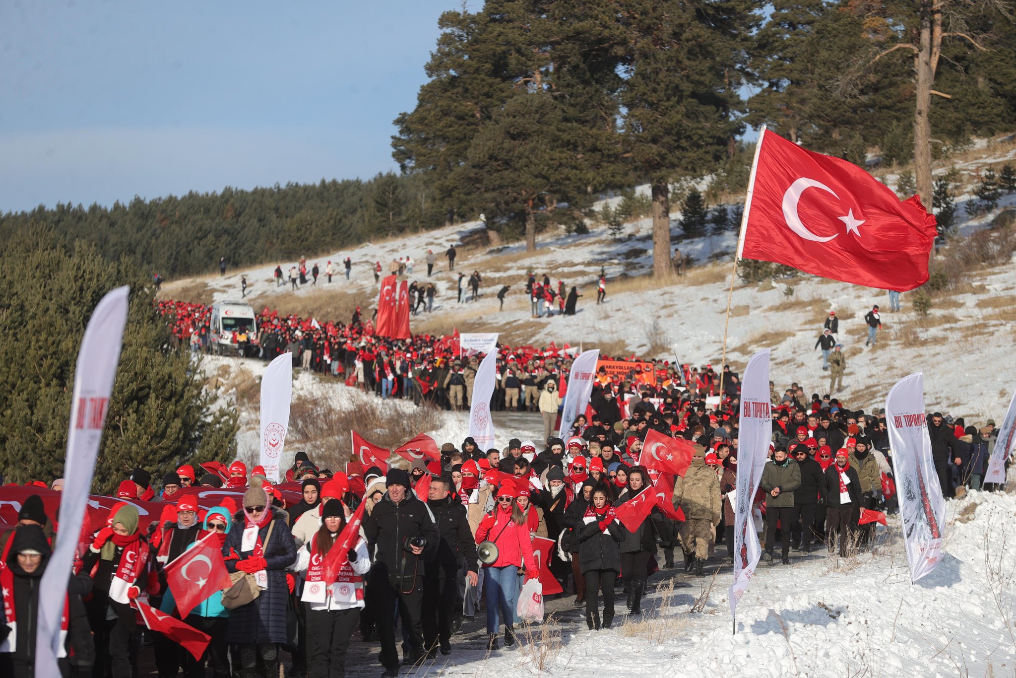 Sarıkamış Şehitleri, Dondurucu Soğukta Binlerce Kişiyle Anıldı